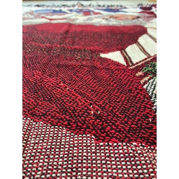 NWT The Rug Barn Throw Blanket Surprise Santa Claus DOG BITING Christmas 46x67 - Picture 4 of 6